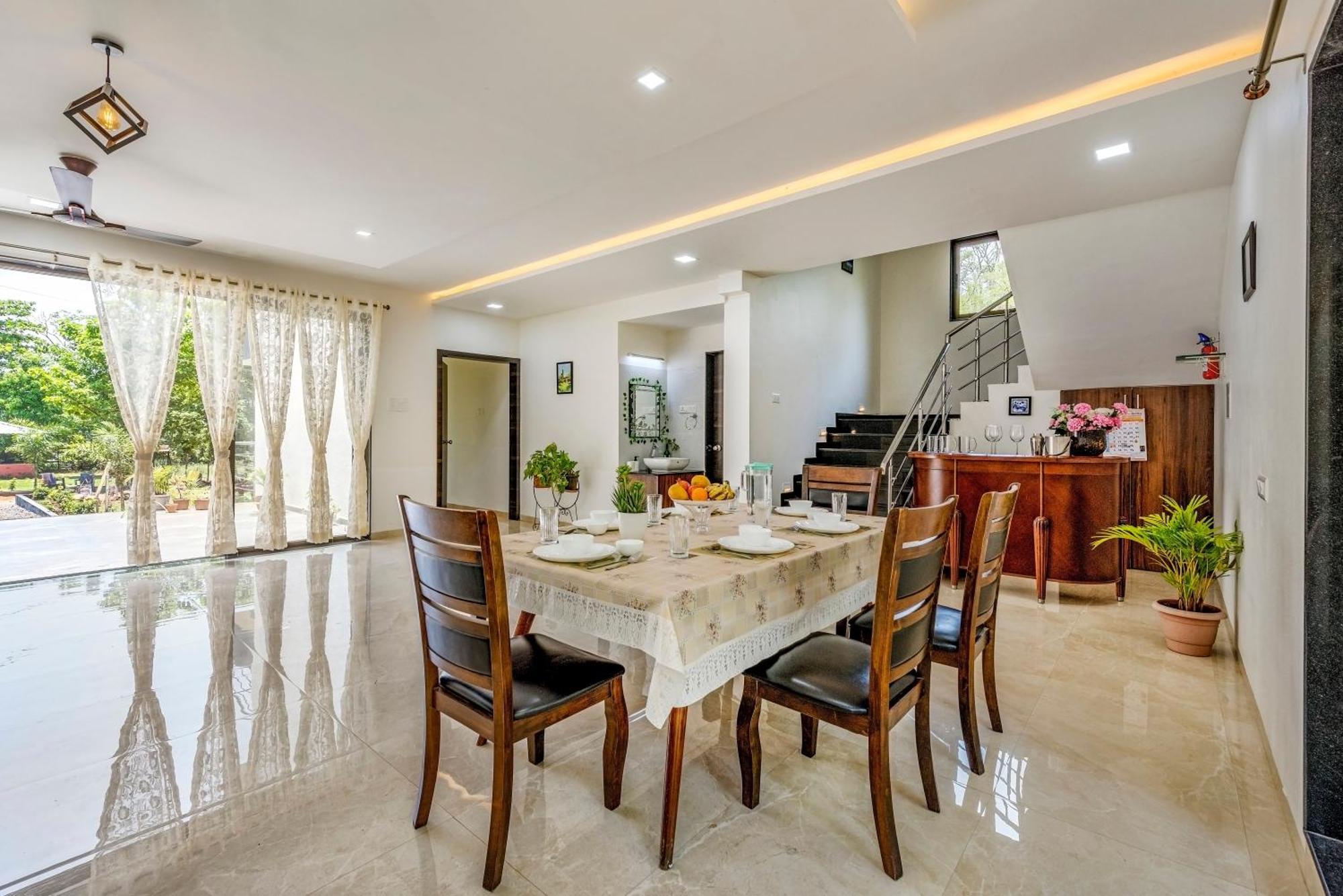 Saffronstays Lakeview Nivara - Farm Stay Villa With Private Pool Near Пуне Екстер'єр фото